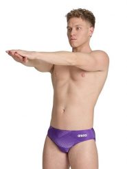 Arena Kąpielówki w kolorze fioletowym rozmiar: 6. Różowe kąpielówki Arena, bez wzorów, z materiału. Za 78.66 zł.