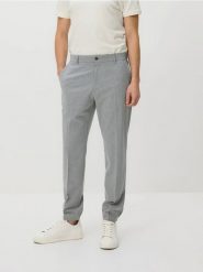 Spodnie garniturowe comfort fit - jasnoszary. Szare garnitury Reserved, l, bez wzorów, z tkaniny. Za 149.99 zł.