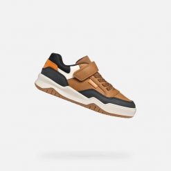 Buty GEOX J367RE Brązowy. Brązowe buty turystyczne Geox, bez wzorów, z syntetyku, bez zapięcia, trekkingowe. Za 209.99 zł.