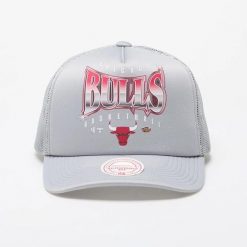 Czapka z daszkiem Mitchell & Ness NBA Chicago Bulls Glow Up HHSSINTL1436-CBUGREY. Szare czapki z daszkiem Mitchell & Ness, bez wzorów. Za 112.70 zł.
