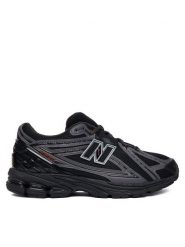 New Balance Sneakersy U19069L0 Czarny. Czarne buty sportowe casual New Balance, bez wzorów, z materiału, bez zapięcia. Za 699.99 zł.