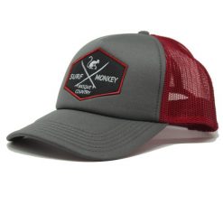 Czapka Trucker z wyściółką / Rozmiar uniwersalny (Szary/Czerwony). Szare czapki z daszkiem SURF MONKEY, z aplikacjami, z poliesteru. Za 159.95 zł.