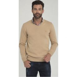 Sir Raymond Tailor Sweter Męski Tour M Beżowy. Brązowe swetry nierozpinane Sir Raymond Tailor, m, bez wzorów, z bawełny, bez kołnierzyka, bez ramiączek. W wyprzedaży za 104.00 zł.
