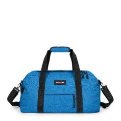 Torba Duffle Eastpak Stand Cabin. Niebieskie torby na ramię Eastpak, bez wzorów, z denimu, na ramię, bez dodatków. Za 292.00 zł.