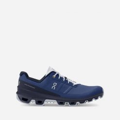 Buty trekkingowe Mężczyzna On Running Cloudventure niebieski. Niebieskie buty trekkingowe On Running, bez wzorów, bez zapięcia. W wyprzedaży za 591.80 zł.