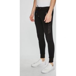 Brave Soul - Spodnie. Spodnie materiałowe marki Brave Soul. W wyprzedaży za 59.90 zł.