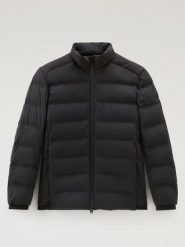 Woolrich Kurtka pikowana w kolorze czarnym rozmiar: L. Czarne kurtki Woolrich, l, bez wzorów, bez kaptura. Za 902.61 zł.