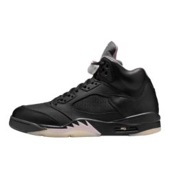 Air Jordan 5 Retro PSG Paris Saint-Germain Off Noir. Czarne buty do koszykówki Jordan, bez zapięcia, do koszykówki. Za 885.40 zł.