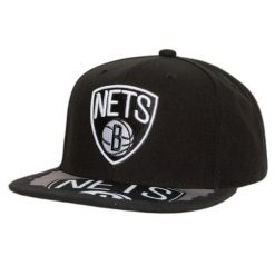 Czapka typu snapback Mitchell & Ness Munch Time Brooklyn Nets. Czarne czapki z daszkiem Mitchell & Ness, bez wzorów. Za 198.50 zł.