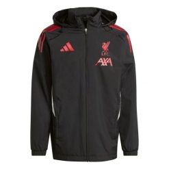 Kurtka dresowa zewnętrzna Liverpool FC 2025/26. Czarne kurtki Adidas, bez wzorów, z dresówki, bez kaptura. W wyprzedaży za 377.70 zł.