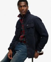Superdry Two Pocket Overshirt – koszula‑kurtka 100% bawełna, relaxed fit. Niebieskie koszule Superdry, xl, z aplikacjami, z bawełny, bez kołnierzyka, bez ramiączek. Za 352.05 zł.