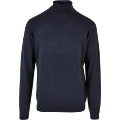 Sweter z golfem Urban Classics. Niebieskie golfy Urban Classics, m, bez wzorów, bez ramiączek. Za 150.50 zł.