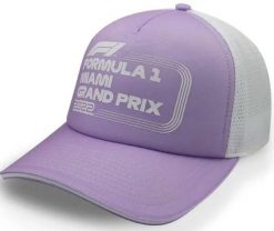 Pastelowa fioletowa czapka F1 Miami Grand Prix. Fioletowe czapki z daszkiem Erima, bez wzorów, z materiału. Za 179.99 zł.
