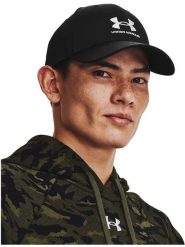 Under Armour Czapka w kolorze czarnym rozmiar: onesize. Czarne czapki z daszkiem Under Armour, bez wzorów. Za 59.99 zł.