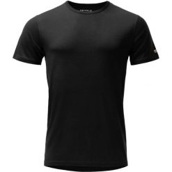 Koszulka termoaktywna Devold Breeze Plus Merino 200 T-Shirt. Czarne bielizna termoaktywna Devold, l, bez wzorów, z materiału, bez ramiączek. Za 440.50 zł.