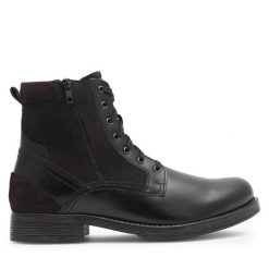 Kozaki Lasocki. Czarne kozaki Lasocki, bez wzorów, bez obcasa, bez zapięcia. Za 139.99 zł.