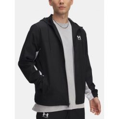 Kurtka męska Under Armour Rival Woven Windbreaker. Czarne kurtki Under Armour, m, bez wzorów, bez kaptura. Za 229.99 zł.