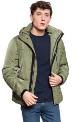 WRANGLER PROTECTOR JACKET MĘSKA KURTKA ZIMOWA CLOVER GREEN W4A2W3G05. Zielone kurtki Wrangler, na zimę, m, bez wzorów, z puchu, z kapturem. Za 359.99 zł.