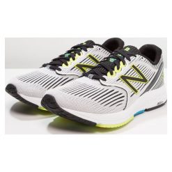 New Balance NBX 890 Obuwie do biegania treningowe white/black. Buty treningowe marki New Balance, z materiału. W wyprzedaży za 411.75 zł.