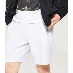 Dresowe szorty - Jasny szar. Krótkie spodenki sportowe marki House. Za 49.99 zł.