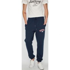 DC - Spodnie. Spodnie materiałowe marki DC. W wyprzedaży za 179.90 zł.