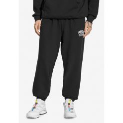 Spodnie dresowe męskie Prosto Flathead. Czarne szorty Prosto., m, bez wzorów, z dresówki. W wyprzedaży za 169.99 zł.