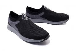 MANITU 630032-01 schwarz, półbuty sportowe męskie. Czarne eleganckie półbuty Manitu, bez wzorów, bez obcasa, bez zapięcia. Za 132.45 zł.