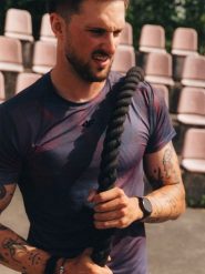 4F Koszulka trenignowa regular szybkoschnąca męska - niebieska XXL. Niebieskie t-shirty 4F, bez wzorów, z materiału, bez ramiączek, na fitness i siłownię. Za 139.99 zł.
