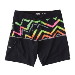 Szorty kąpielowe męskie Billabong Fifty50 Airlite. Czarne krótkie spodenki sportowe Billabong, m, bez wzorów, z elastanu. Za 159.99 zł.
