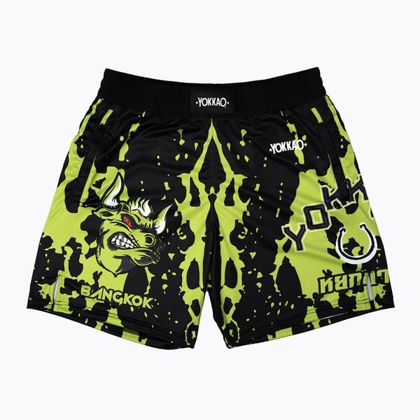 Spodenki treningowe męskie YOKKAO Angry Bull Workout. Czarne krótkie spodenki sportowe YOKKAO, m, bez wzorów, z materiału. Za 189.99 zł.