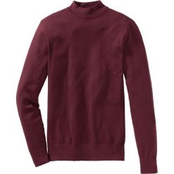 Sweter ze stójką Regular Fit bonprix czerwony klonowy. Swetry nierozpinane marki bonprix. Za 79.99 zł.