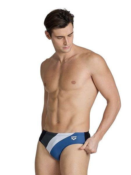 Arena Kąpielówki ze wzorem rozmiar: 6. Kąpielówki Arena, bez wzorów, z materiału. Za 56.79 zł.