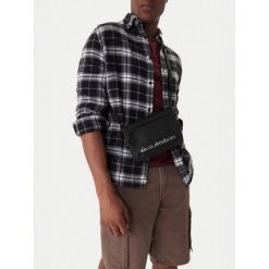 Saszetka Quiksilver. Czarne saszetki i nerki Quiksilver, bez wzorów, małe, bez dodatków. Za 99.99 zł.