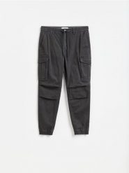 Spodnie jogger cargo - ciemnoszary. Szare joggery i bojówki Reserved, l, bez wzorów, z bawełny. Za 159.99 zł.