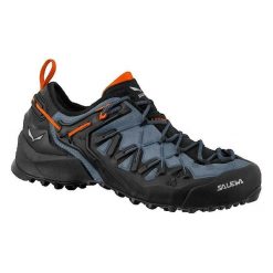 Buty trekkingowe Salewa Wildfire Edge. Niebieskie buty trekkingowe Salewa, na zimę, bez wzorów, z materiału, bez zapięcia. Za 827.50 zł.