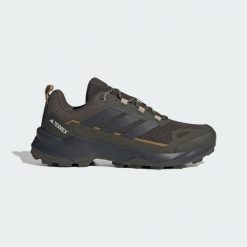 Buty trekkingowe adidas Terrex Skychaser AX. Brązowe trekkingi Adidas, bez wzorów, bez zapięcia. Za 439.00 zł.