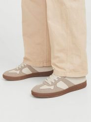Jack & Jones Sneakersy w kolorze beżowo-kremowym rozmiar: 42. Brązowe buty sportowe casual Jack & Jones, bez wzorów, bez zapięcia. Za 153.71 zł.