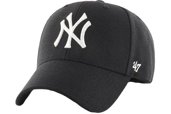 Czapka z daszkiem New York Yankees - Snapback - MVP Woolblend - Regulowana. Czarne czapki z daszkiem 47 Brand, bez wzorów, z materiału. Za 109.99 zł.