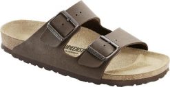 Klapki Birkenstock Arizona Mocca Dorosłych. Brązowe klapki Birkenstock, z nubiku. Za 682.00 zł.