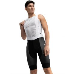 Męskie krótkie spodenki rowerowe Real Sporting de Gijón x. Czarne spodenki rowerowe SIROKO, l, bez wzorów, z nylonu, biznesowe. W wyprzedaży za 522.05 zł.