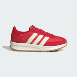 Buty Run 70s 2.0. Białe buty do biegania Adidas, bez wzorów, z materiału, bez zapięcia, do biegania. W wyprzedaży za 155.35 zł.
