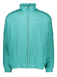 Nike Kurtka przejściowa "Solo Swoosh" w kolorze błękitnym rozmiar: M. Niebieskie kurtki Nike, m, bez wzorów, bez kaptura. Za 338.21 zł.