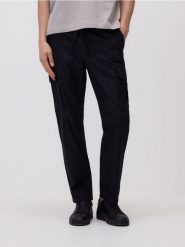 Spodnie jogger z lnem - czarny. Czarne joggery i bojówki Reserved, l, bez wzorów, z bawełny. Za 149.99 zł.