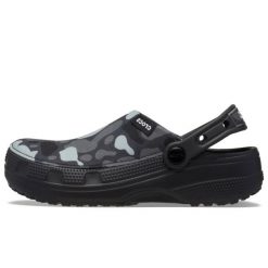 Klapki Crocs Klasyczny Crafted Camo Clog Dorośli. Czarne klapki Crocs, z bawełny. Za 385.99 zł.