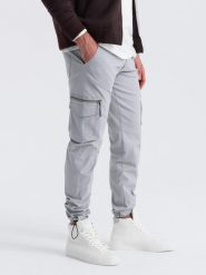 Męskie spodnie STRAIGHT LEG cargo z trójkątnym pinem na kieszeni – szare V3 OM-PACG-0196 - XXL. Szare spodnie materiałowe Ombre Clothing, na co dzień, l, bez wzorów, z bawełny, eleganckie. Za 137.99 zł.