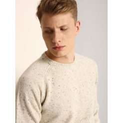 SWETER DŁUGI RĘKAW MĘSKI. Swetry nierozpinane marki TOP SECRET. W wyprzedaży za 79.99 zł.
