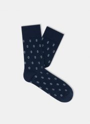 Granatowe skarpetki w kropki P000B-SX-517-N. Skarpety Pako Lorente, bez wzorów, z dzianiny. Za 39.99 zł.