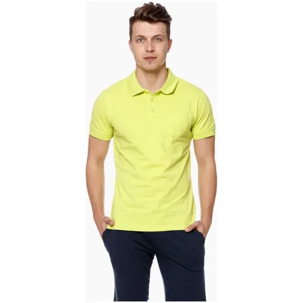 Umbro Polo Roberto , zielony, rozmiar M. Zielone koszulki polo sportowe Umbro, m, bez wzorów, z bawełny, bez kołnierzyka, bez ramiączek. W wyprzedaży za 59.99 zł.