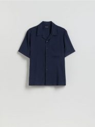 Koszula boxy fit z krótkim rękawem - granatowy. Niebieskie koszule Reserved, l, bez wzorów, z wiskozy, bez kołnierzyka, bez ramiączek. Za 129.99 zł.