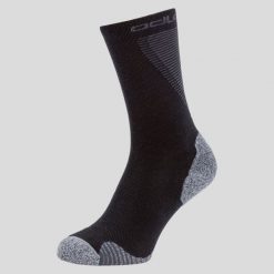 Skarpety Active Warm ODLO. Czarne skarpety ODLO, bez wzorów, z materiału. Za 99.65 zł.